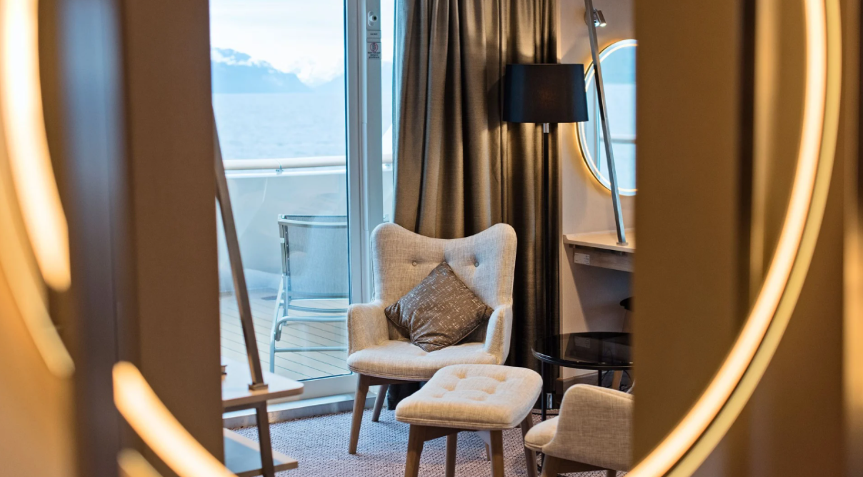 Hurtigruten - MS Fridtjof Nansen - Expedition Suite MC 4.png